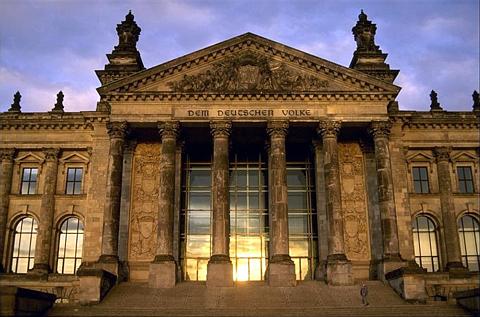 raistag.jpg (36188 bytes)